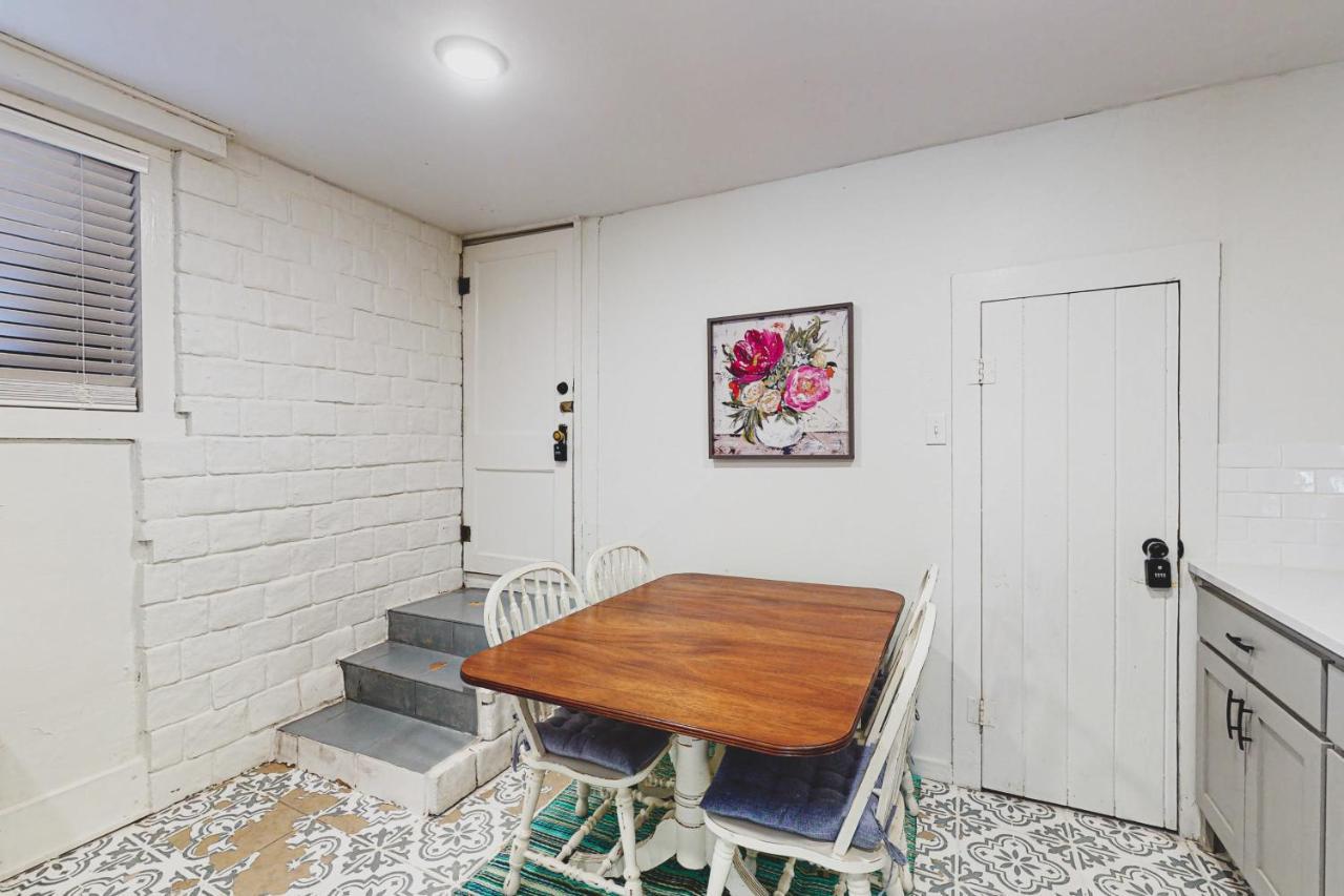 The Pink House On Main - Lower يوريكا سبرينغز المظهر الخارجي الصورة