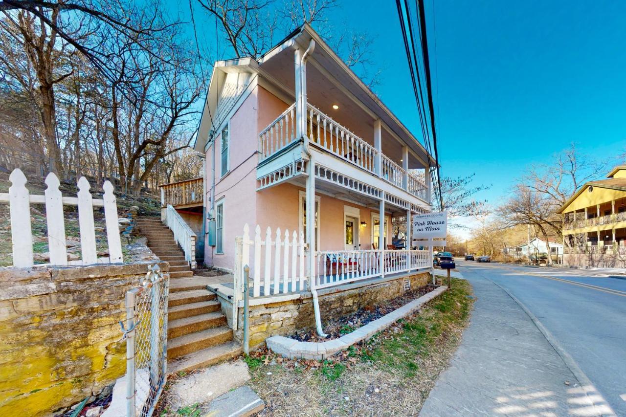 The Pink House On Main - Lower يوريكا سبرينغز المظهر الخارجي الصورة